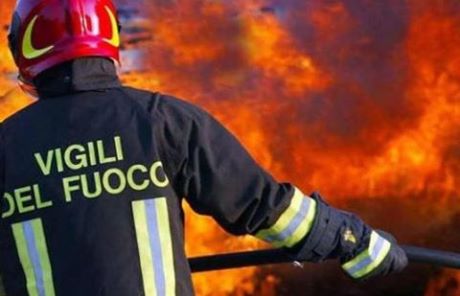 Protesta al Cpr di Gradisca, migranti sul tetto: uno precipita • Imola Oggi