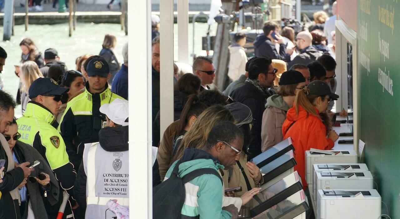Vola il contributo d'accesso: «Incasso 3 volte superiore alle previsioni. Dal prossimo anno ticket a 10 euro»
