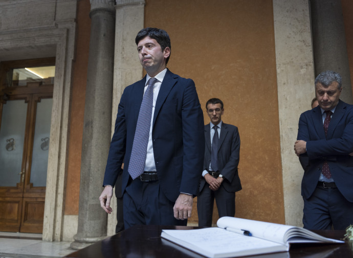 Nuovo schiaffo ai danneggiati: Speranza non sarà indagato - La Nuova Bussola Quotidiana