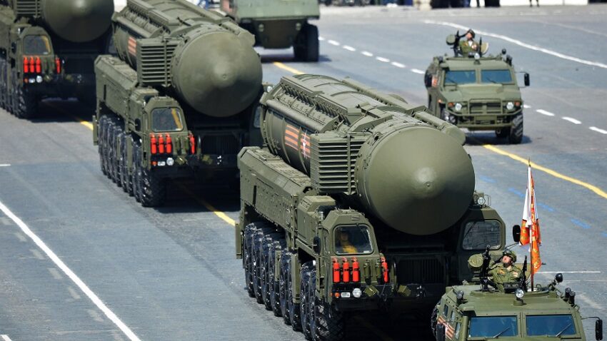 Putin ordina esercitazioni nucleari in risposta a Macron e ai “leader occidentali” riguardo il possibile invio di truppe della NATO in Ucraina - Grandeinganno