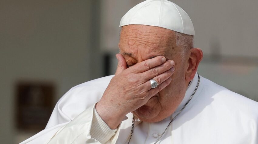 Il papa chiede scusa per l'espressione "troppa frociaggine" nei seminari: "Nella Chiesa c'è posto per tutti" - Grandeinganno