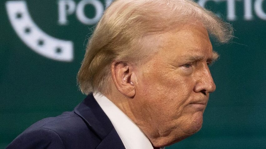 Il direttore dell'FBI solleva dubbi sul fatto che Trump sia stato colpito da un proiettile: manca il proiettile che avrebbe colpito Trump - Grandeinganno