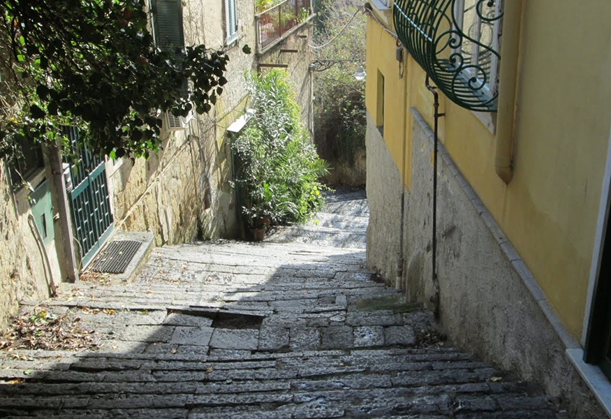 Salita Moiariello, una passeggiata panoramica nel cuore di Napoli