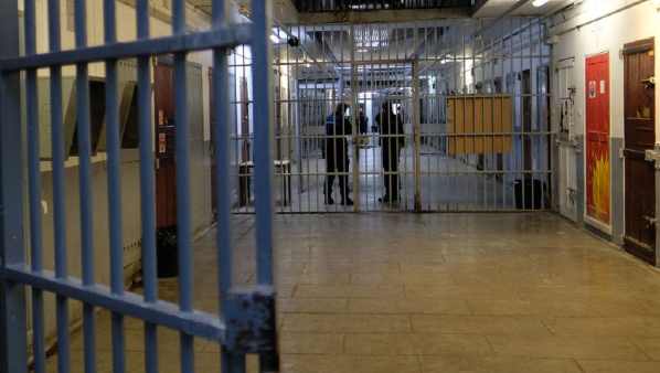 Cannibalismo in carcere: maliano stacca un dito al compagno di cella con un morso e lo inghiotte • Imola Oggi