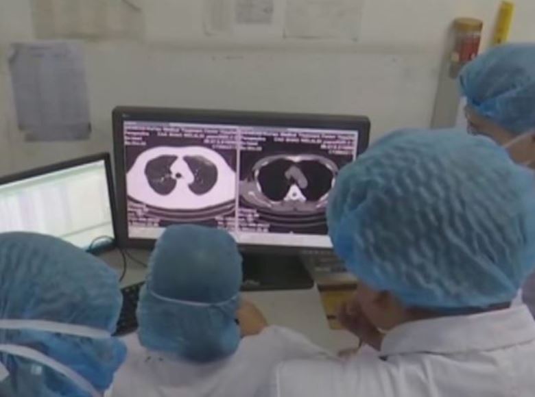 Coronavirus, l'esperto americano di bioterrorismo: "Creato in laboratorio, è un'arma da guerra biologica" - Grandeinganno