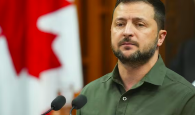 Il benvenuto a Zelensky dei canadesi che nessun Tg ti farà vedere: ricoperto di insulti come un Roberto Speranza qualsiasi alla presentazione del suo libro di menzogne – DC NEWS