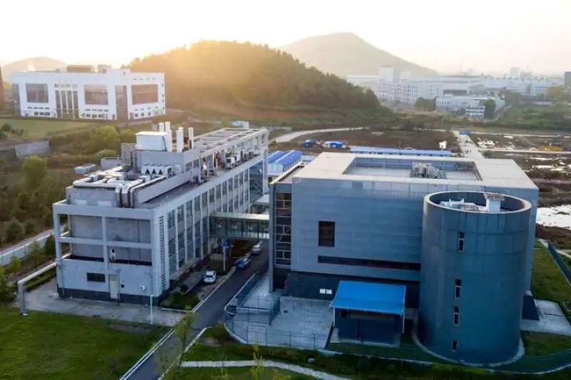 26 dei 27 scienziati che negavano la teoria sull'origine in laboratorio del Sars-Cov-2 avevano collegamenti con i ricercatori di Wuhan - Grandeinganno