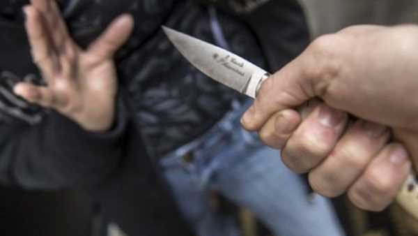Lite a scuola, 13enne accoltellato da coetaneo • Imola Oggi