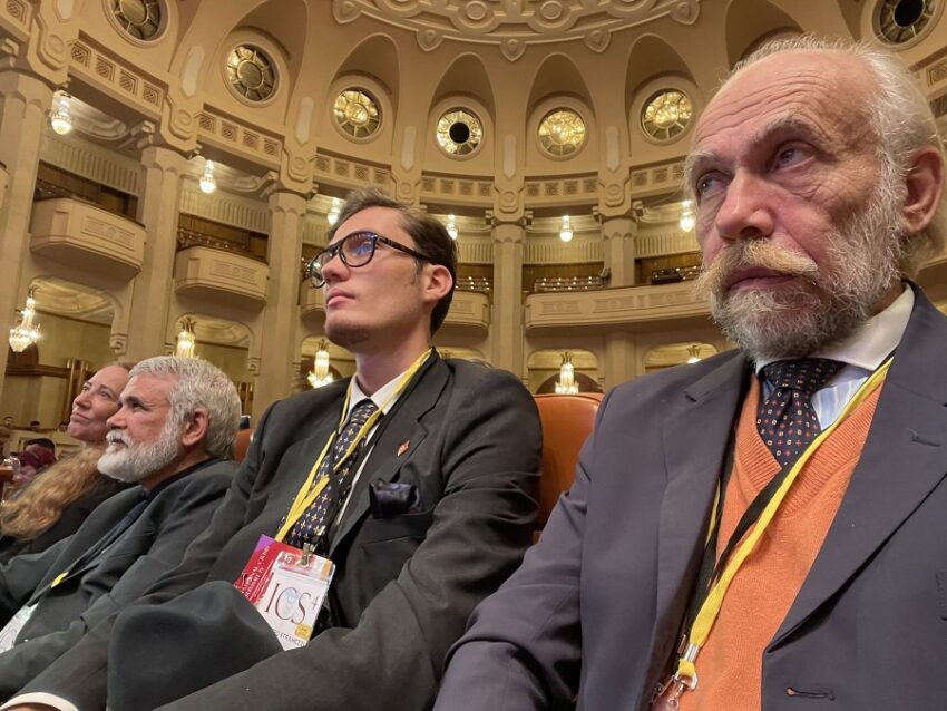 Dr. Stramezzi : bisogna avvertire il mondo di quello che stanno facendo con i nuovi vaccini ARCT-154 autoreplicanti - Grandeinganno