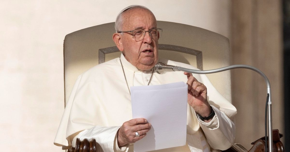 Papa Francesco potrebbe presto confermare l’esistenza degli alieni