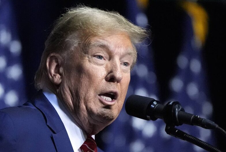 Hitler "Fece anche cose buone", “risollevò l’economia tedesca“. In un libro l'apprezzamento di Trump per il Führer  - Grandeinganno