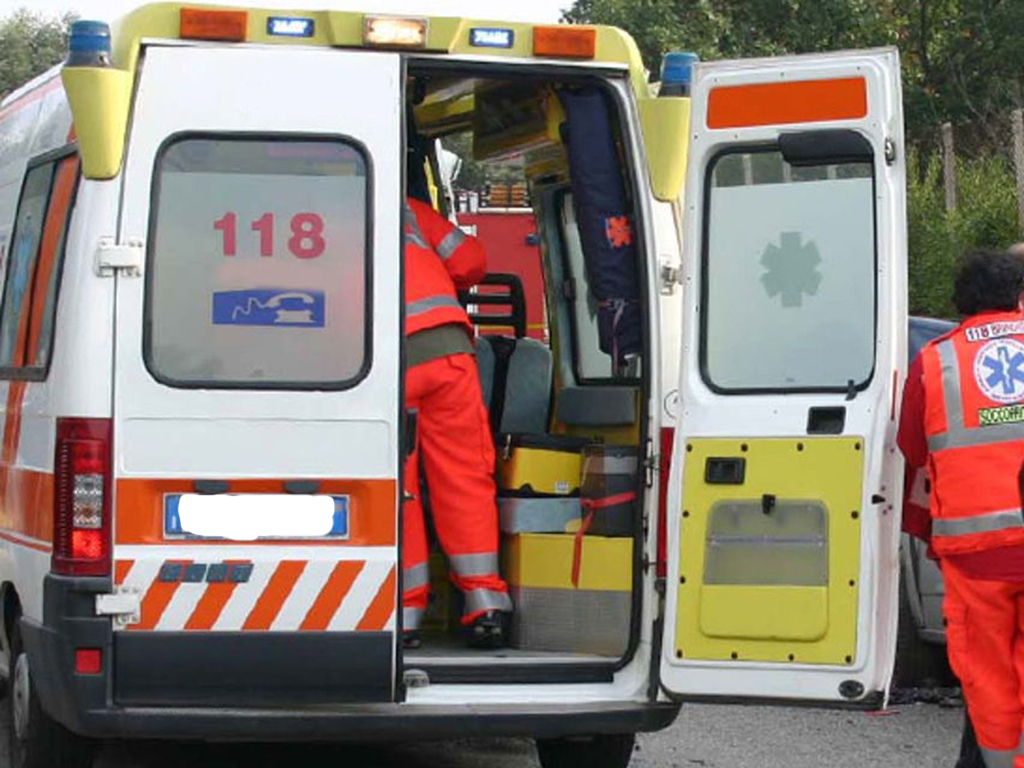 Malore e la caduta a terra dalla bici, grave 70enne | Sempione News