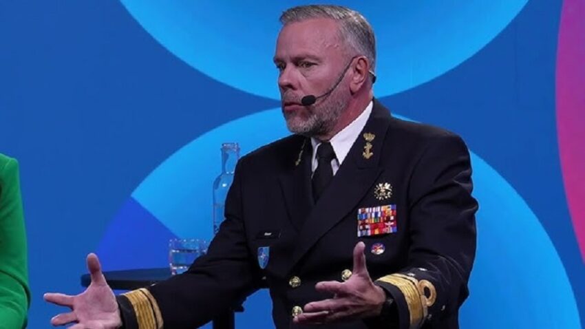 Rob Bauer, presidente del Comitato Militare NATO: "Avremmo già cacciato i russi dall'Ucraina, ma non è l'Afghanistan, i russi hanno le armi nucleari!" - Grandeinganno