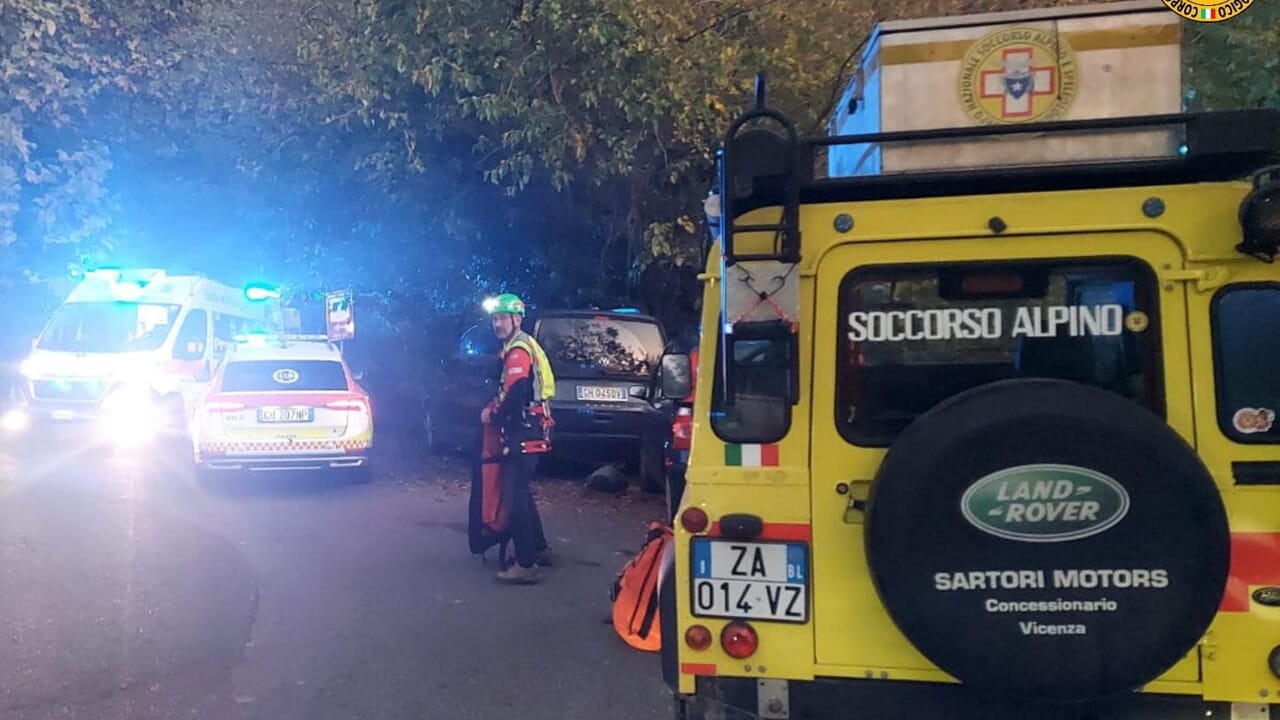 Colto da malore, escursionista salvato dai soccorritori