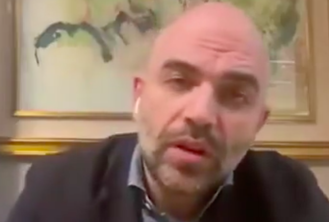 Saviano come il Mago Oronzo! E’ Sparito da 48 ore dopo l'Idiota Profezia mancata di 8 Mesi fa sull’esito del Processo a Salvini! Eccovi il vecchio Video!