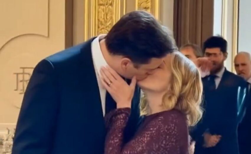 Giorgia Meloni e Elon Musk si baciano e il deepfake diventa virale - Grandeinganno