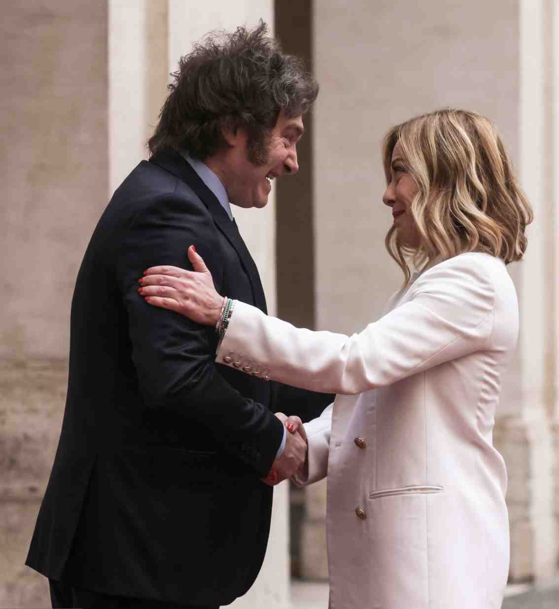 Manovre di bilancio Meloni-Milei: una pericolosa sintonia sul binario dell'austerità senza fine - Come Don Chisciotte