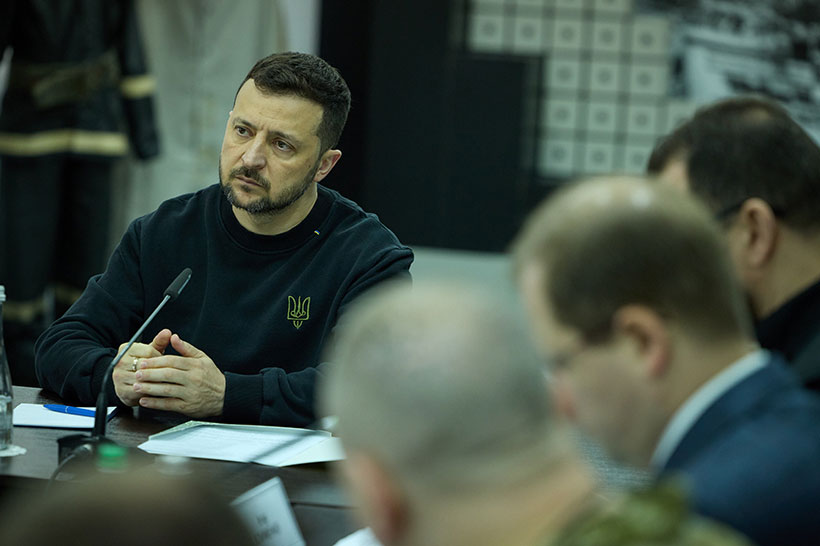 Kiev preme per sospendere i negoziati di pace, definendoli ''catastrofici''