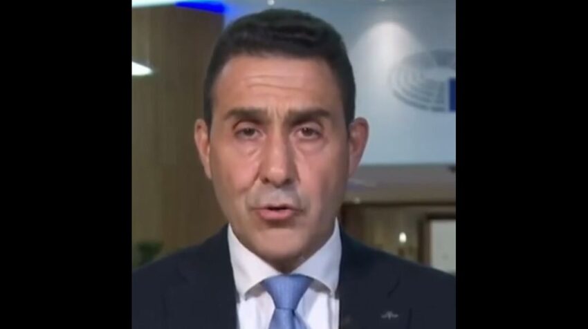 Vannacci: La donna deve essere libera di lavorare, ma deve essere anche libera di restare a casa ad accudire i figli se vuole. - Grandeinganno