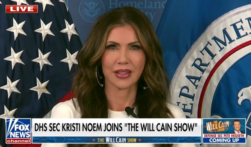 Segretario per la Sicurezza Interna Usa, Kristi Noem, blocca i fondi alle ONG: "Sono un governo ombra che alimenta l'immigrazione illegale" - Grandeinganno