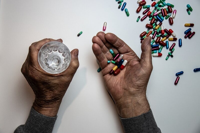 La vera epidemia, quella prescrittiva, così cara all'industria del farmaco e così nociva - Come Don Chisciotte