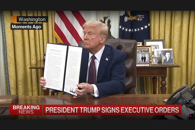Trump firma la desecretazione dei file sugli omicidi Kennedy e King