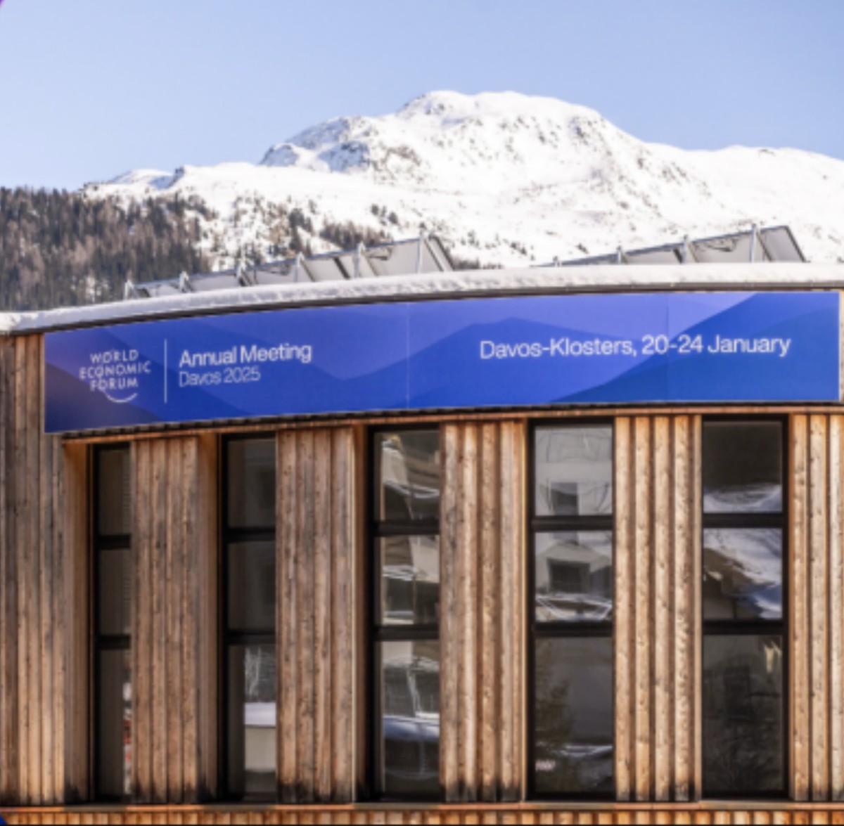 WEF Davos 2025, più grottesco che mai: robotizzare e de-popolare - Come Don Chisciotte