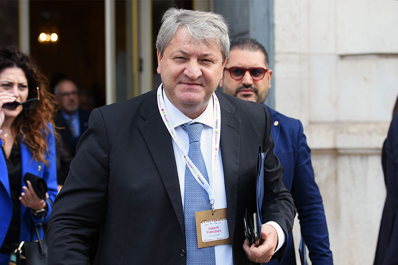 Traffico di rifiuti: il presidente del Molise indagato per corruzione