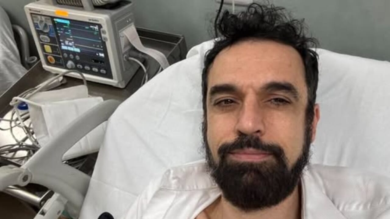 Giarrusso, il post dall'ospedale: "Ho avuto un malore potente, mi ha letteralmente paralizzato"