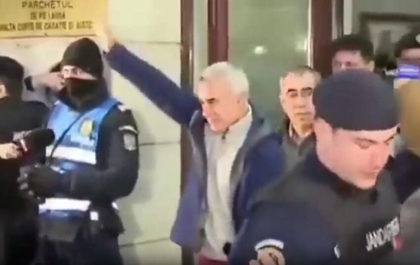 Georgescu rilasciato dopo l’arresto. Il leader che sta sfidando il sistema promette: 'Non mi fermerò davanti a nulla' - Grandeinganno
