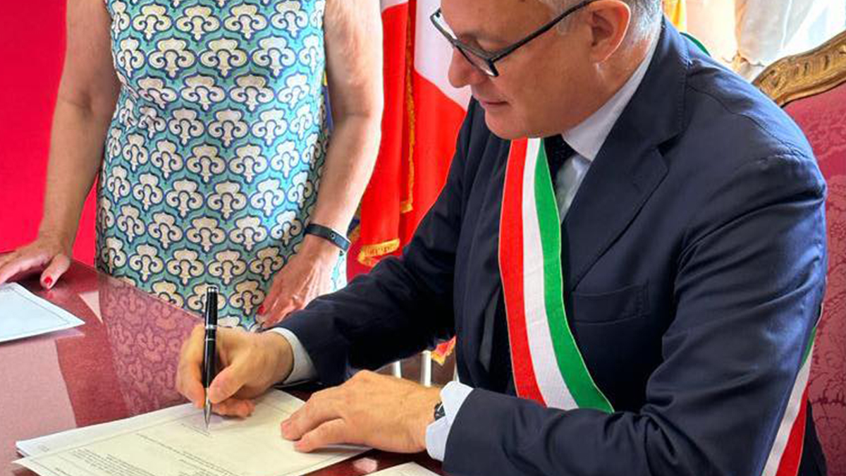La manifestazione per l'Europa lanciata da Michele Serra finanziata con i fondi pubblici di Roma. Gualtieri: «Si è vero» - Open
