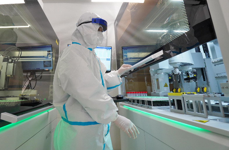 Laboratorio della Boston University, crea nuovo virus mortale all'80%. Condanna della comunità scientifica: "potrebbe innescare la prossima pandemia" - Grandeinganno